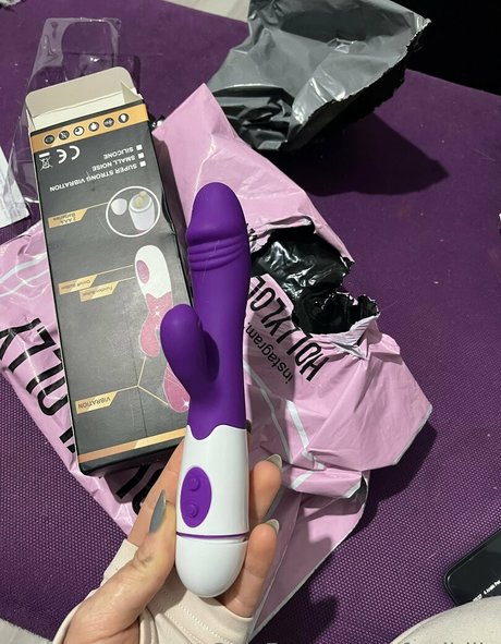 afroditlily pretty actress photo