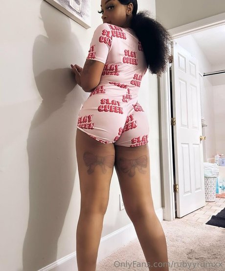 rubyyrumxx star naked photos