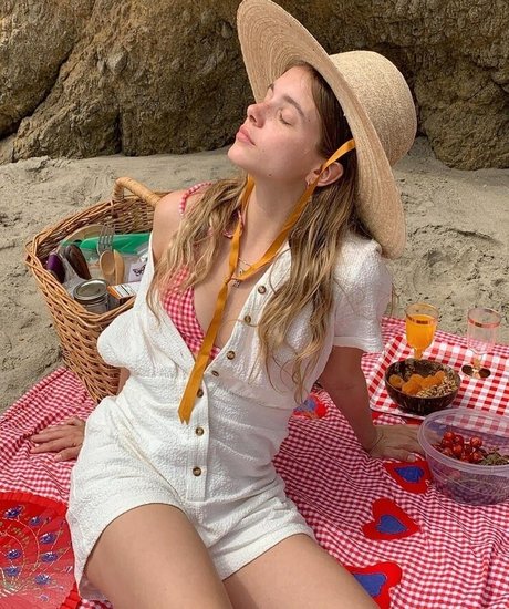 Casimere Jollette sexy actress gallery