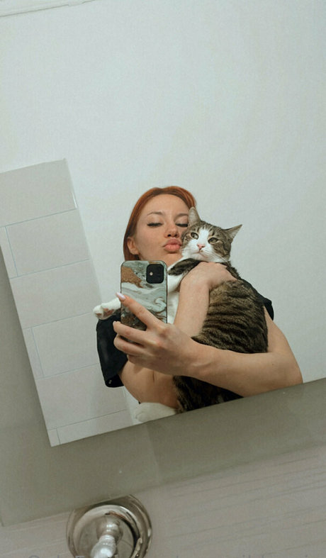 cougars onlyfans pornographic pics