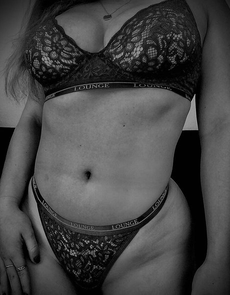 Sophielx model perfect pics