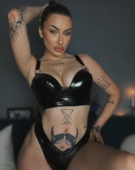 LaReinaMalvadaa nudes pornstar images