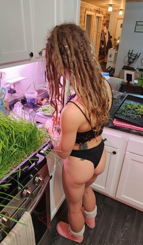 yourmomgoestocollege1980 erotic star galleries