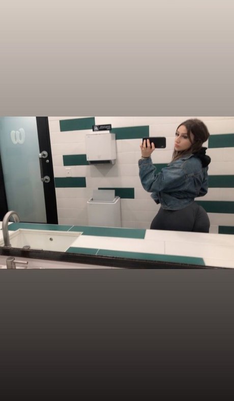 Chloe Flores pornstar nice gallery