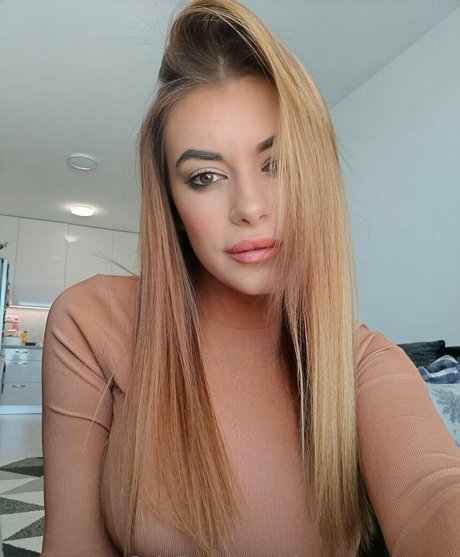milf handjob onlyfans naked picture
