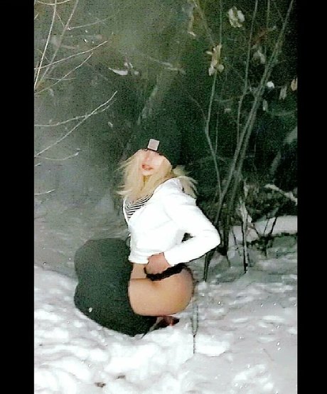 Gray Hawkes model hd pictures