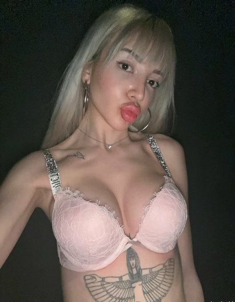 blonde curvy onlyfans free galleries