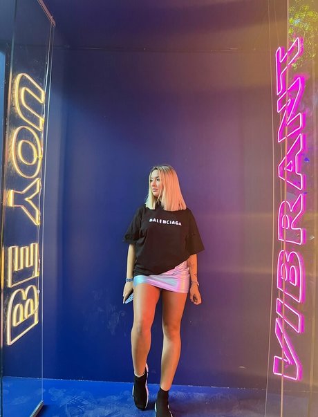 emillysteelefree nudes actress image