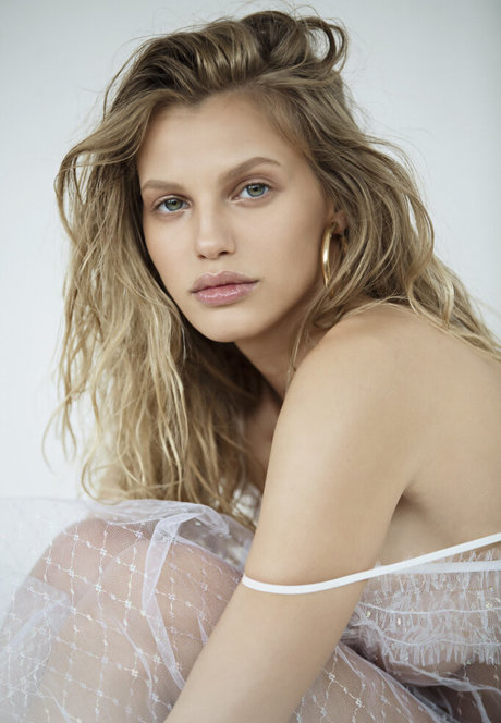 Nibar Madar pretty pornstar image