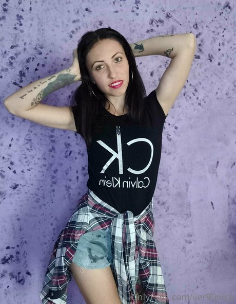 ver99nica nude model image