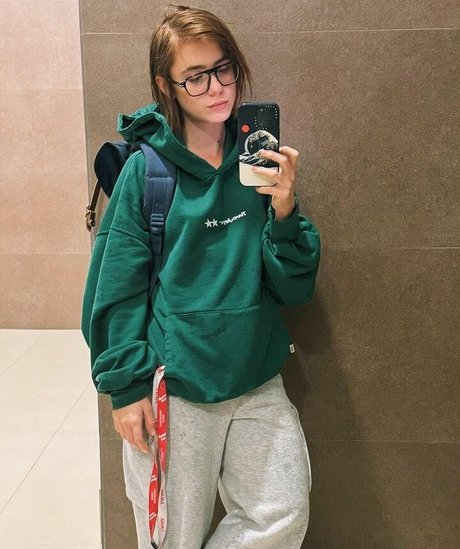 claaragalle model pretty pic