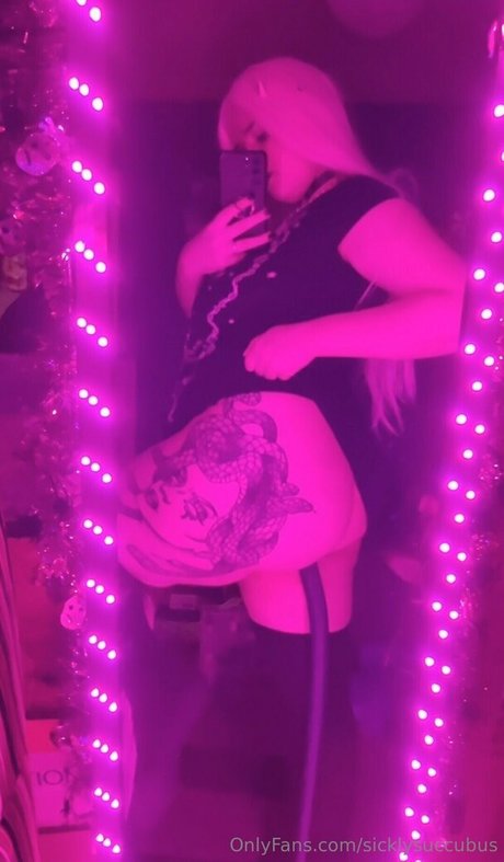 sicklysuccubus star naked gallery
