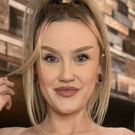 xOnlyursulax perfect model gallery