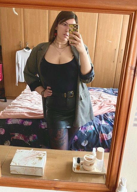 Eva Elizabeth exclusive star picture