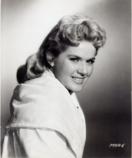Connie Stevens pretty model picture