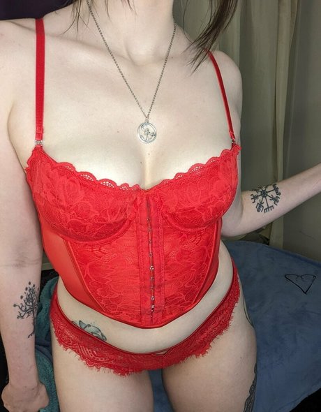 Morrigans Masquerade star adult picture