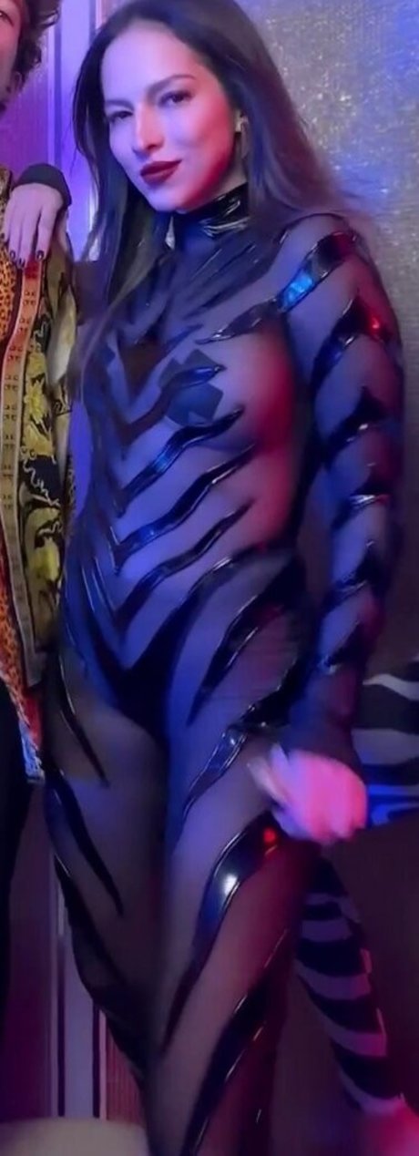 Paty Cantu art star pic