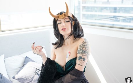 Hilo Suicide model nice pic