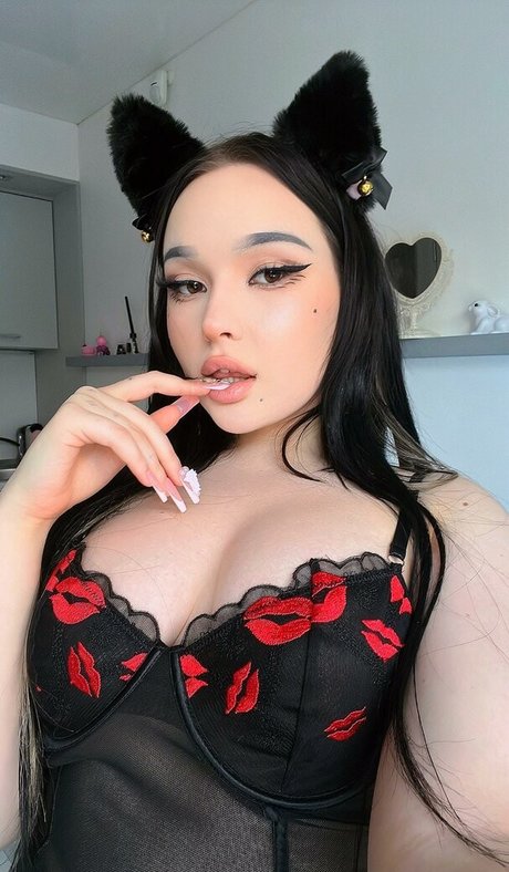 IntentlyRecent free model image