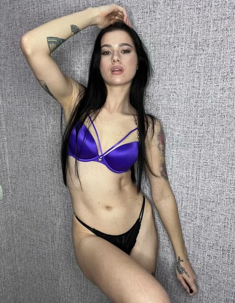 EmiliAAA pornstar naked photos