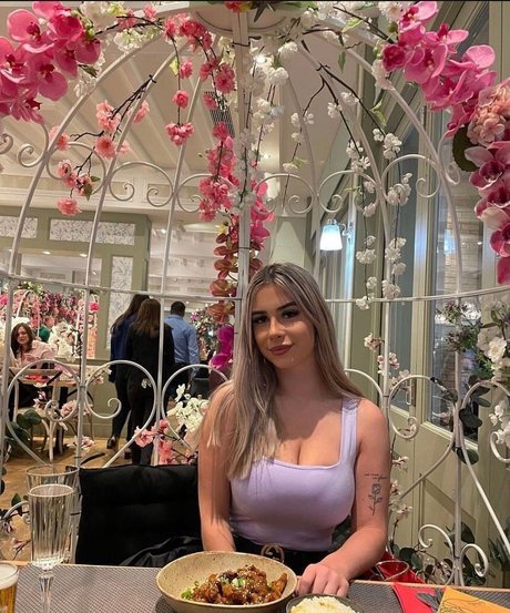 Lucy Scales pornstar naked pictures