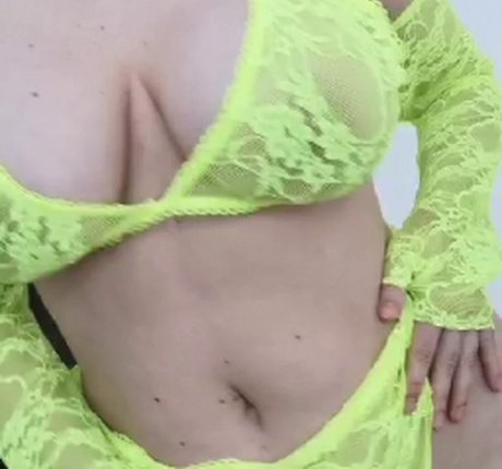 curvyfoxy89 pornstar pretty pic