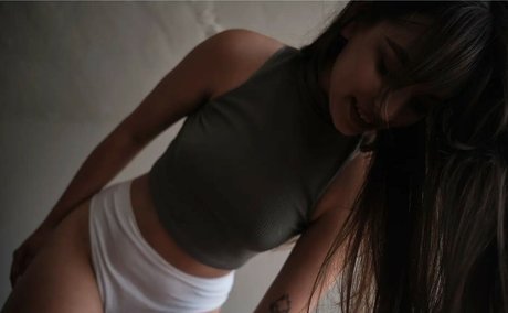 Nemmy Horin adult model pic