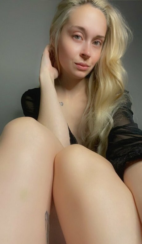 adversariel naked pornstar pictures