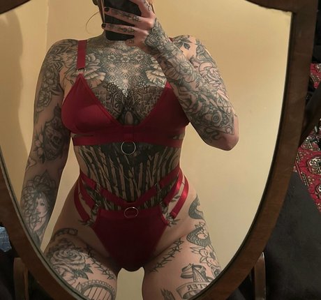 Teganleighofficial nudes model picture