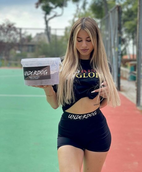 _dwwwra____ high quality model pic