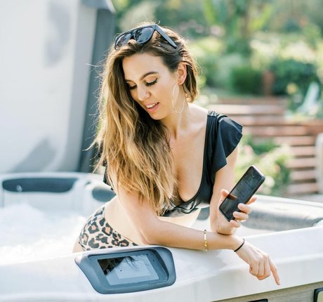 Christy Carlson Romano model perfect photos