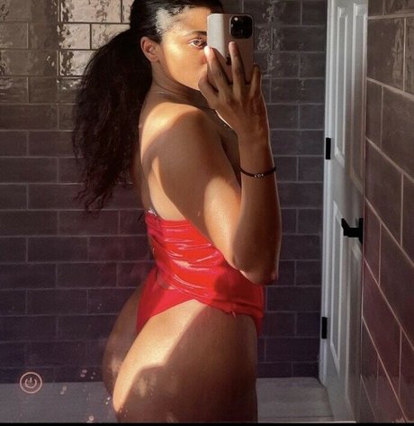 MzKora porn actress pic