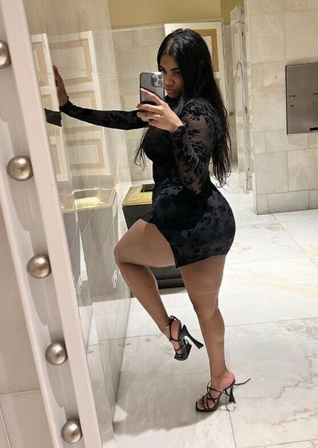 MzKora model naked galleries