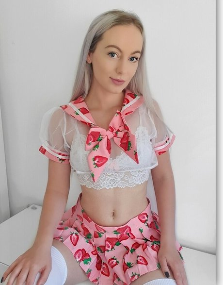 chloxxhill erotic model pic