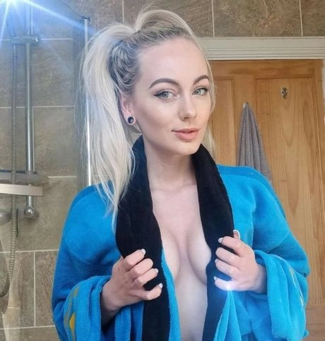 chloxxhill pretty model picture