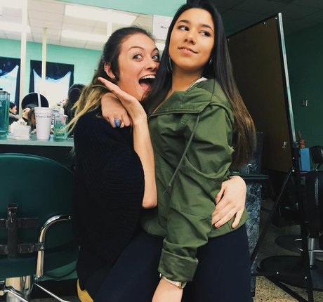 Logan Brickhouse nudes actress image