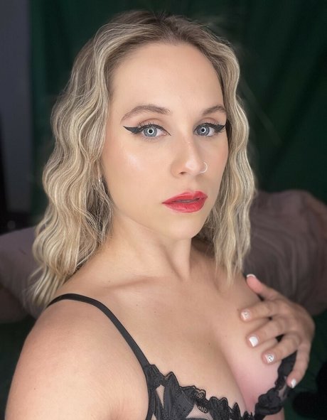 Mackenzie Sterner pornstar hd galleries