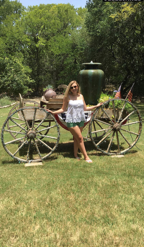 Adrianna Gavazzi model high quality photo