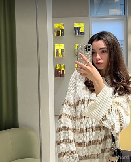 ameliahard actress galleries