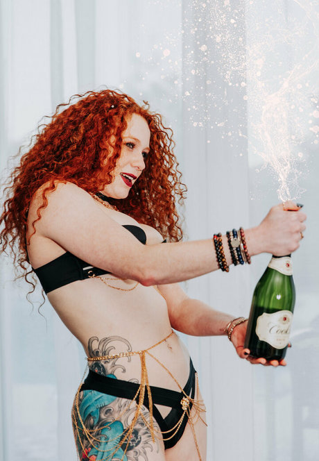 mynamesnotseven pornstar erotic photos