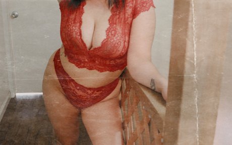 honeyxxxbearr model hd pics