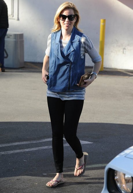 Elizabeth Banks adult model picture