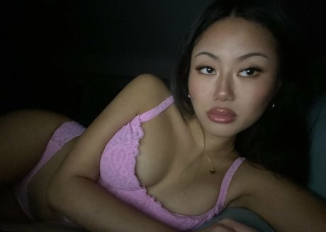 Whozdatbr4tz erotic actress photo