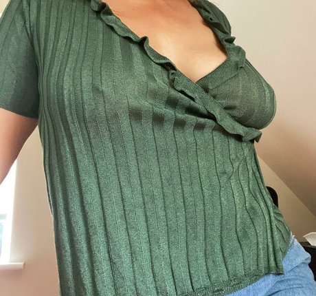 Elena Sophia Nicolosi naked actress image