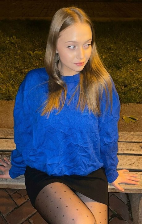 olivia greys art model image