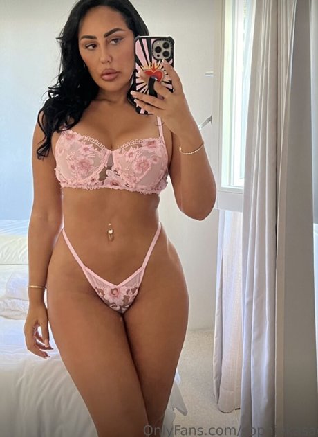 Sophie Kasaei erotic star gallery