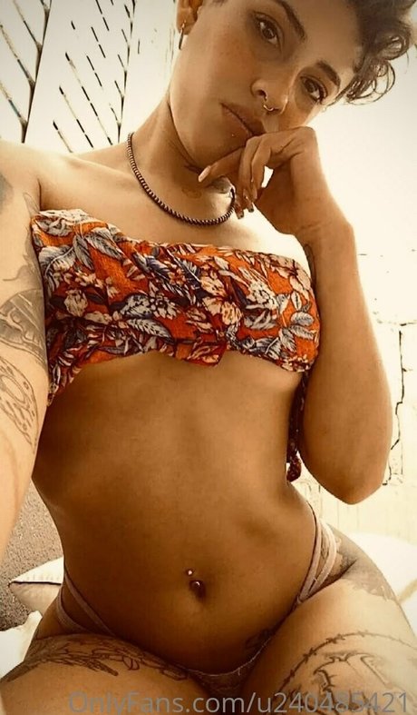 thequeenwithcurls naked model pics