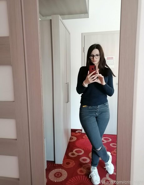 crissnight art actress photos