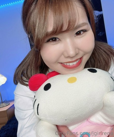 jgirlrena star naked photo