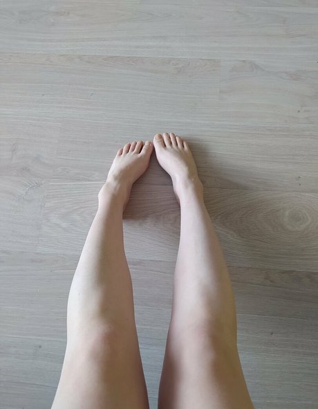 nevergonnalie model picture